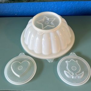/ Vintage Tupperware Mold with changeable tops